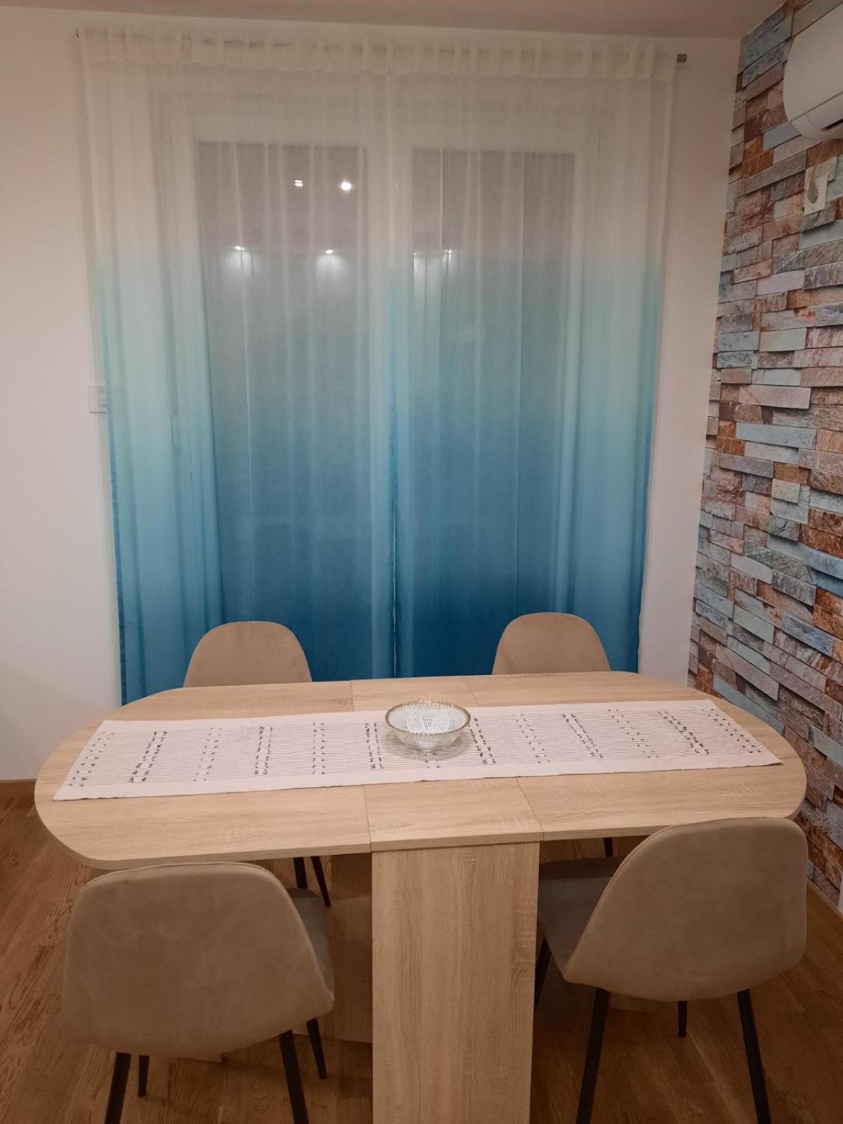 Lux Advent Apartment Subotica Exteriör bild