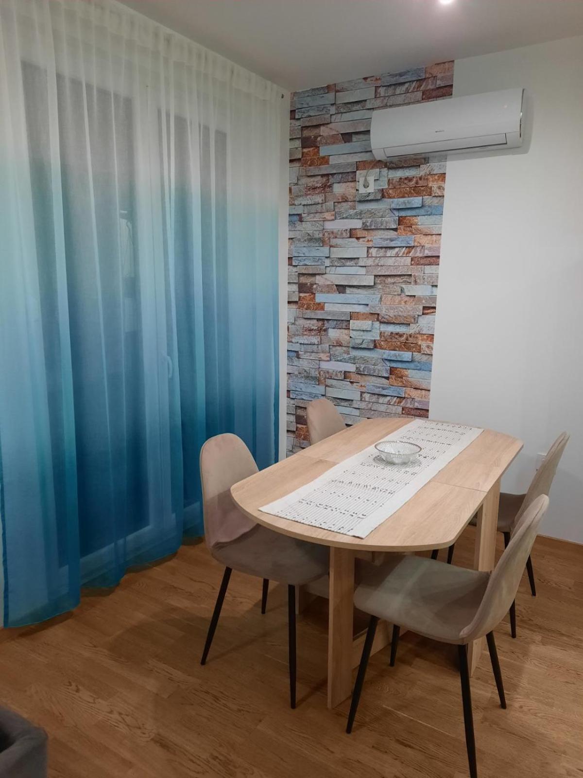 Lux Advent Apartment Subotica Exteriör bild